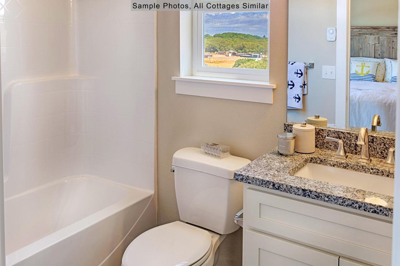 Oyhut Bay Resort Ocean Shores Room photo